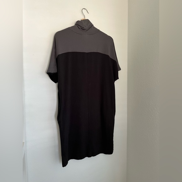 Target mini cowl neck cozy dress with pockets, size SMALL. - Picture 2 of 3